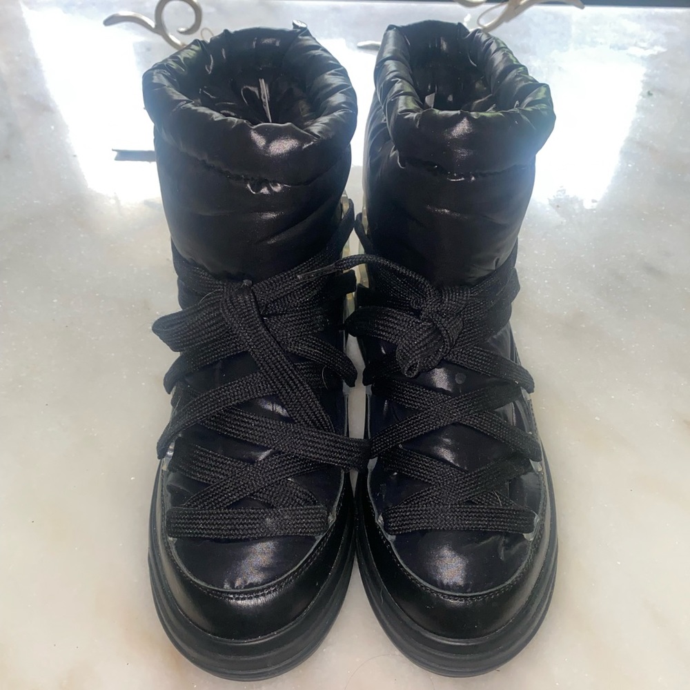 Moncler Insolux M leather-trimmed shell snow boots